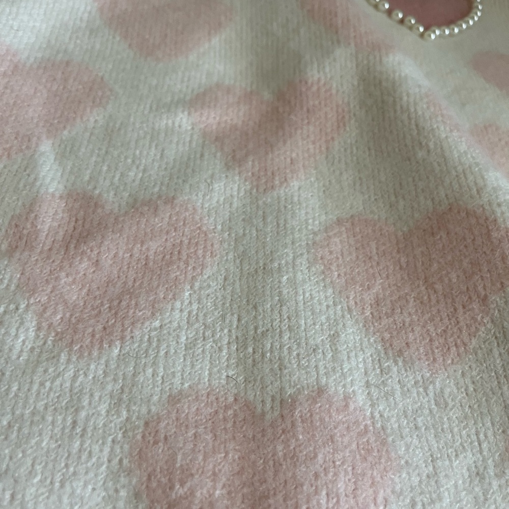 Women's Vince Camuto Pink Heart Sweater - Picture 4 of 5